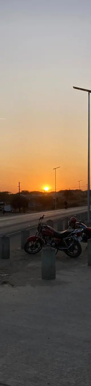 Ein schöner Sonnenuntergang im Massai Dorf